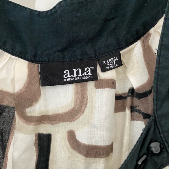 Patterned Tank Top - Picture 3 of 4